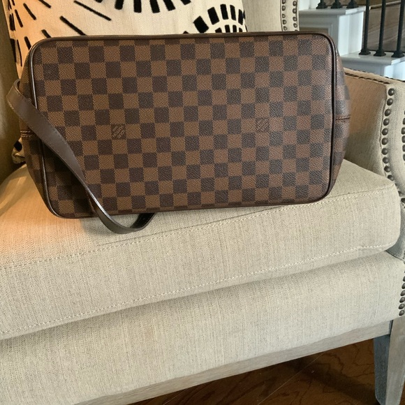 Authentic Luis Vuitton - Bergamo GM - Picture 5 of 15